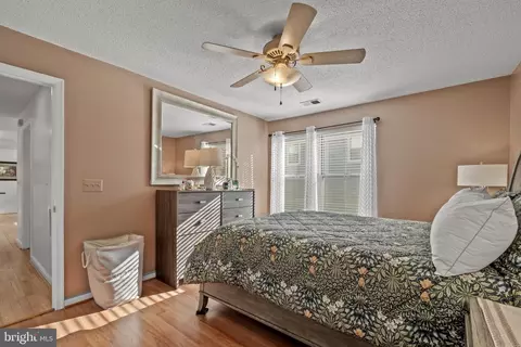 Bedroom - 14201 Woolen Oak Ct #4, Silver Spring, MD 20906 photo 2 of 5