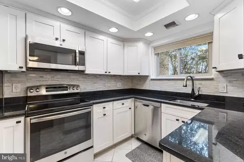 3302 Gleneagles Dr #80-B, Silver Spring, MD 20906 photo 10