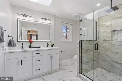 Bath - 2105 Drury Rd, Silver Spring, MD 20906 photo 1 of 4