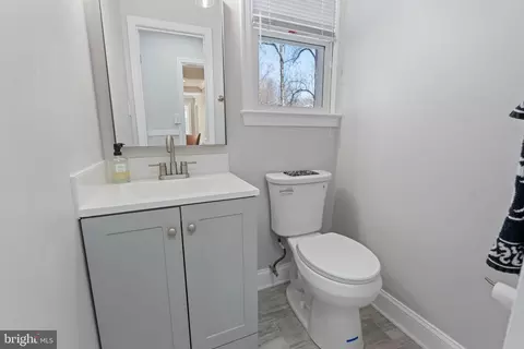 Entry Way - 2105 Drury Rd, Silver Spring, MD 20906 photo 3 of 5