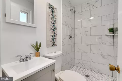 Bath - 4310 Robert Ct, Silver Spring, MD 20906 photo 1 of 2