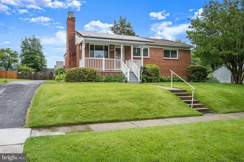 4616 Harlan St, Rockville, MD 20853