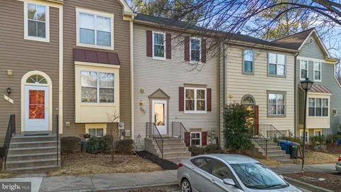 6 Lake Park Ct #933, Germantown, MD 20874