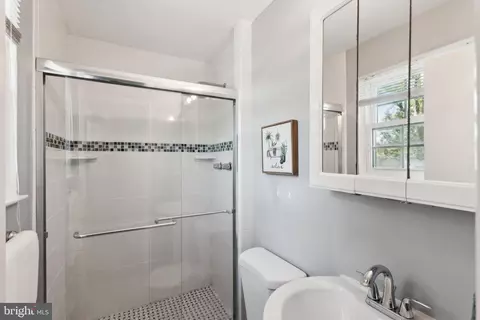 Bath - 9425 Weaver St, Silver Spring, MD 20901 photo 1 of 3