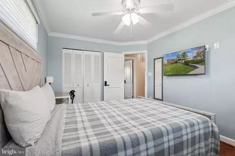 Bedroom - 9425 Weaver St, Silver Spring, MD 20901 photo 4 of 9