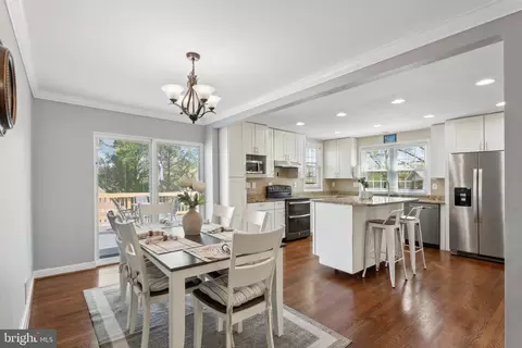 Dining - 9425 Weaver St, Silver Spring, MD 20901 photo 1 of 3