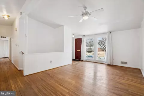 Living - 11409 Fairoak Dr, Silver Spring, MD 20902 photo 5 of 10