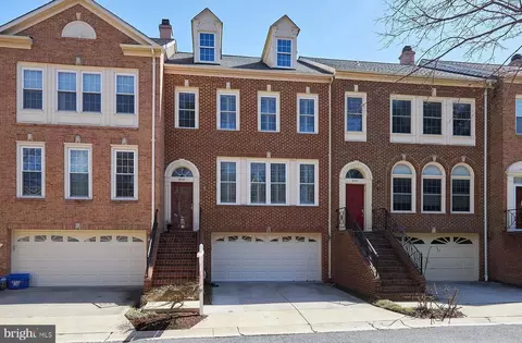 9713 Whitley Park Pl #TH-12, Bethesda, MD 20814