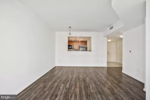 Living - 930 Wayne Ave #407, Silver Spring, MD 20910 photo 5 of 8