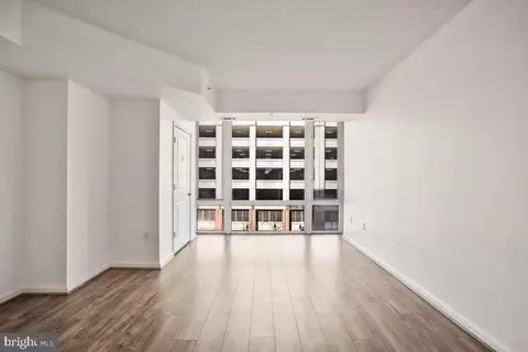 Living - 930 Wayne Ave #407, Silver Spring, MD 20910 photo 2 of 8