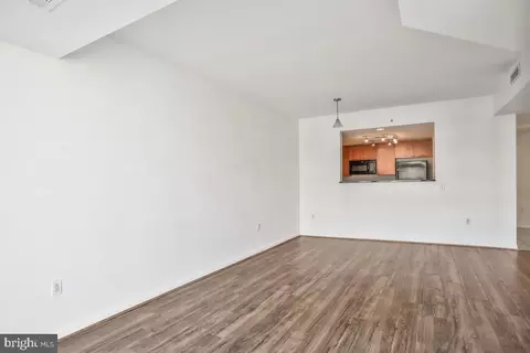 Living - 930 Wayne Ave #407, Silver Spring, MD 20910 photo 6 of 8