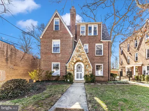 721 Erie Ave #721-6, Takoma Park, MD 20912
