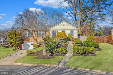 8411 Geneva Mason Rd, Potomac, MD 20854