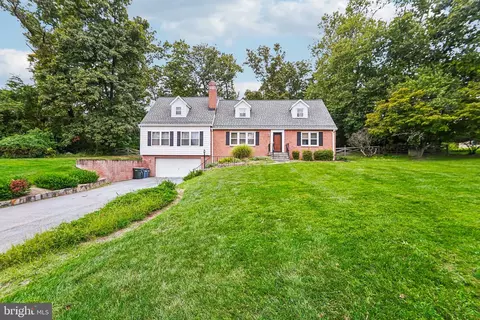 Exterior - 15516 Tierra Dr, Silver Spring, MD 20906 photo 2 of 20