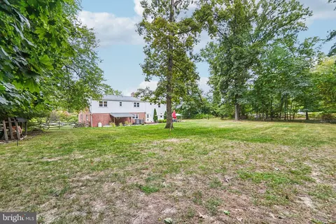 Exterior - 15516 Tierra Dr, Silver Spring, MD 20906 photo 8 of 20