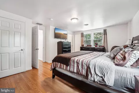 Bedroom - 15516 Tierra Dr, Silver Spring, MD 20906 photo 2 of 9