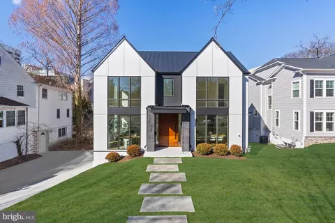 4405 Elm St, Chevy Chase, MD 20815