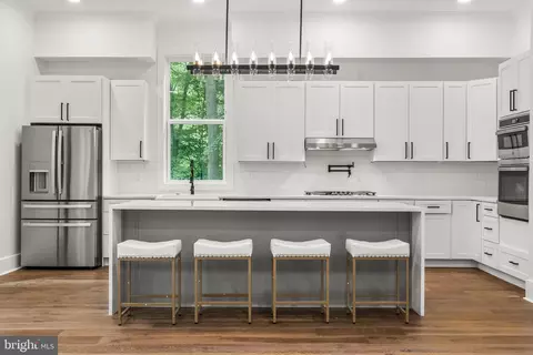 10203 Drumm Ave, Kensington, MD 20895