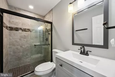 Bath - 26 Long Green Ct, Silver Spring, MD 20906 photo 3 of 3