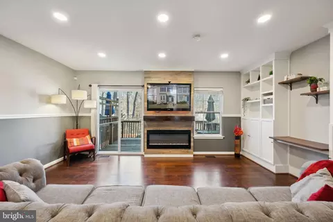 Living - 26 Long Green Ct, Silver Spring, MD 20906 photo 2 of 3