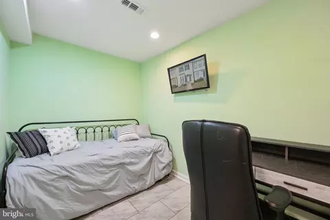 Bedroom - 26 Long Green Ct, Silver Spring, MD 20906 photo 1 of 6