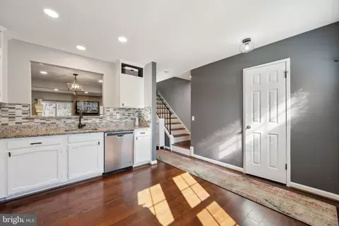 Entry Way - 26 Long Green Ct, Silver Spring, MD 20906 photo 2 of 5