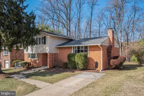 6413 Earlham Dr, Bethesda, MD 20817