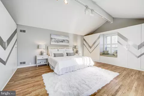 Bedroom - 10105 Ormond Rd, Potomac, MD 20854 photo 1 of 2