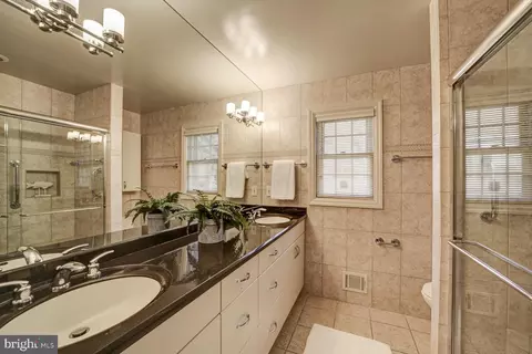 Bath - 10105 Ormond Rd, Potomac, MD 20854 photo 4 of 5