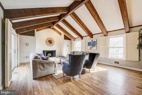 Living - 10105 Ormond Rd, Potomac, MD 20854 photo 3 of 5