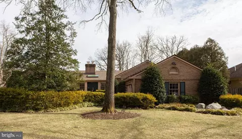 Exterior - 10105 Ormond Rd, Potomac, MD 20854 photo 2 of 6