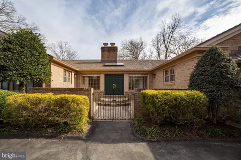 10105 Ormond Rd, Potomac, MD 20854