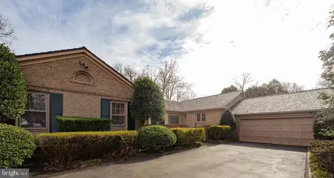 Exterior - 10105 Ormond Rd, Potomac, MD 20854 photo 3 of 6