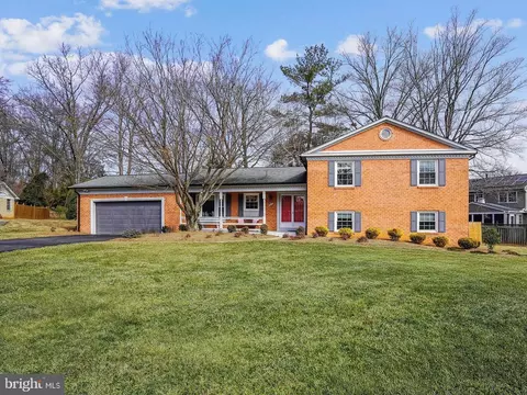 8903 Maxwell Dr, Potomac, MD 20854
