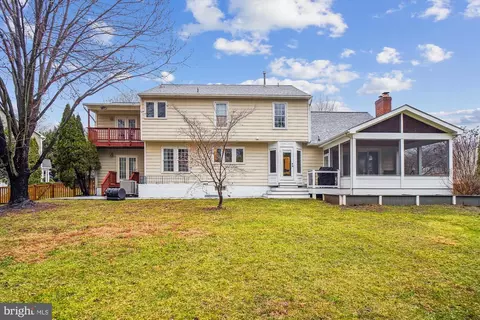 Exterior - 9 Haller Ct, Poolesville, MD 20837 photo 8 of 11