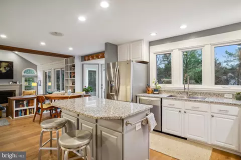 Kitchen - 9 Haller Ct, Poolesville, MD 20837 photo 1 of 5