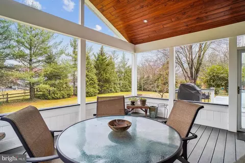 Exterior - 9 Haller Ct, Poolesville, MD 20837 photo 5 of 11