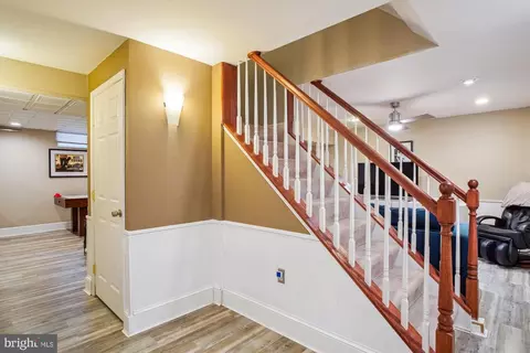 Entry Way - 9 Haller Ct, Poolesville, MD 20837 photo 10 of 11