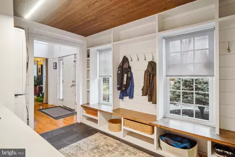 Entry Way - 9 Haller Ct, Poolesville, MD 20837 photo 6 of 11