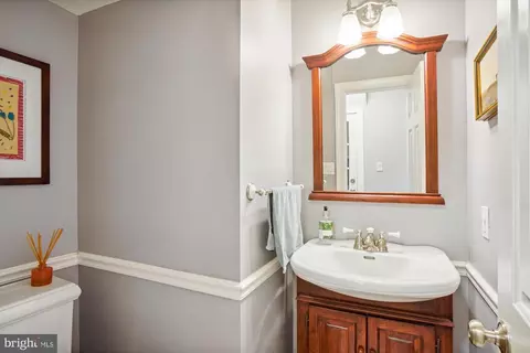 Bath - 9 Haller Ct, Poolesville, MD 20837 photo 1 of 6