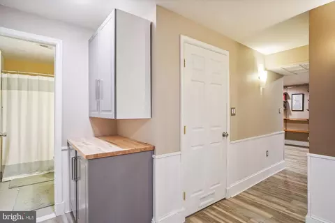 Entry Way - 9 Haller Ct, Poolesville, MD 20837 photo 11 of 11