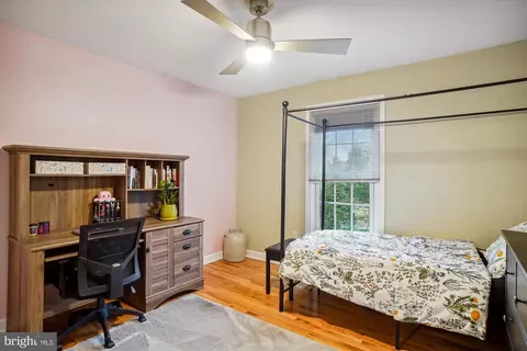Bedroom - 9 Haller Ct, Poolesville, MD 20837 photo 4 of 7