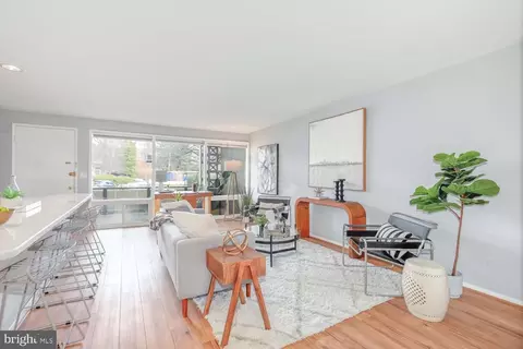 7511 Spring Lake Dr #C-1, Bethesda, MD 20817