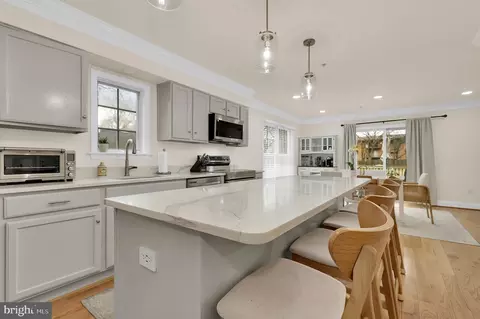 432 Gaither St, Gaithersburg, MD 20877