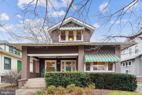 7130 Carroll Ave, Takoma Park, MD 20912