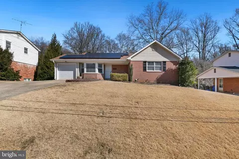 12115 Willow Wood Dr, Silver Spring, MD 20904 photo 2