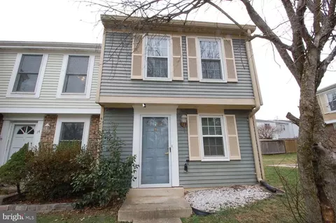 16 Valleyside Ct, Germantown, MD 20874