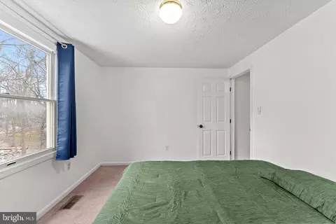 Bedroom - 13 Ivywood Ct, Silver Spring, MD 20904 photo 4 of 10