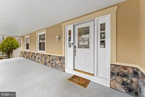 Exterior - 13 Ivywood Ct, Silver Spring, MD 20904 photo 5 of 17