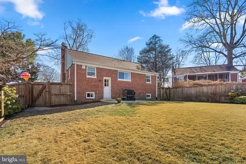 Exterior - 2313 Homestead Dr, Silver Spring, MD 20902 photo 5 of 7